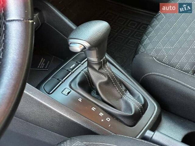 Чорний Кіа Ріо, об'ємом двигуна 1.6 л та пробігом 74 тис. км за 11790 $, фото 15 на Automoto.ua