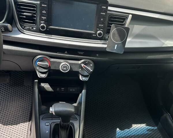 Чорний Кіа Ріо, об'ємом двигуна 1.59 л та пробігом 55 тис. км за 14150 $, фото 6 на Automoto.ua