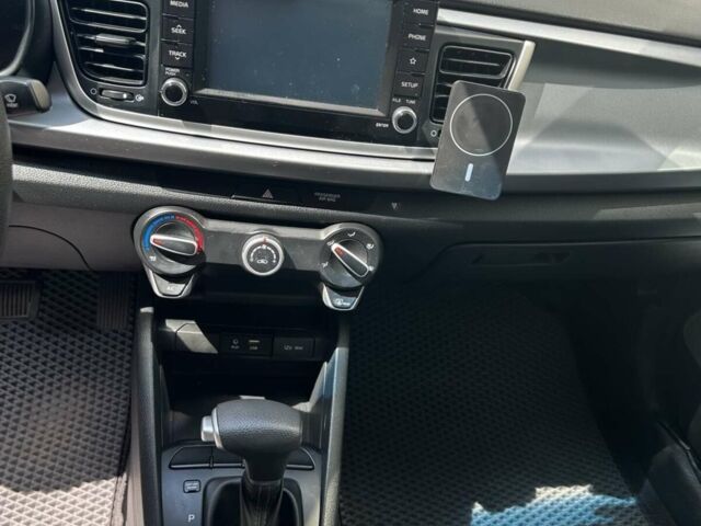 Чорний Кіа Ріо, об'ємом двигуна 1.59 л та пробігом 55 тис. км за 14150 $, фото 6 на Automoto.ua