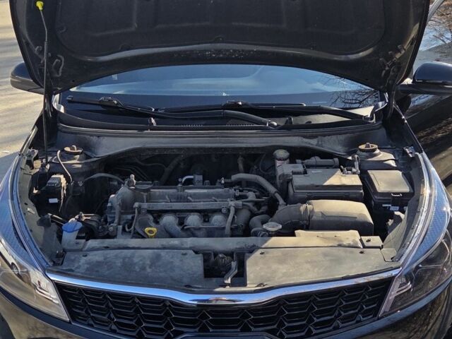 Черный Киа Рио, объемом двигателя 1.6 л и пробегом 59 тыс. км за 16714 $, фото 21 на Automoto.ua