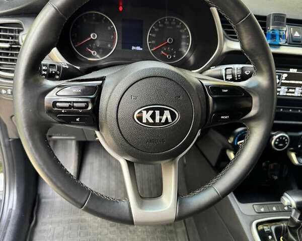 Черный Киа Рио, объемом двигателя 1.37 л и пробегом 25 тыс. км за 11999 $, фото 23 на Automoto.ua