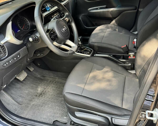 Черный Киа Рио, объемом двигателя 1.37 л и пробегом 25 тыс. км за 11999 $, фото 29 на Automoto.ua