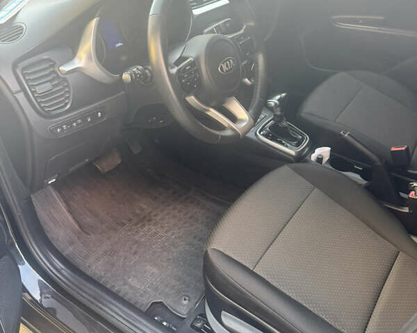 Черный Киа Рио, объемом двигателя 1.37 л и пробегом 23 тыс. км за 12600 $, фото 5 на Automoto.ua