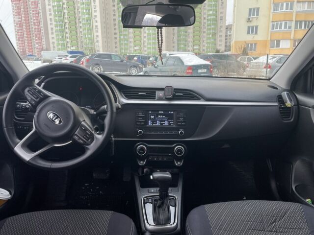 Чорний Кіа Ріо, об'ємом двигуна 1.6 л та пробігом 68 тис. км за 15000 $, фото 3 на Automoto.ua