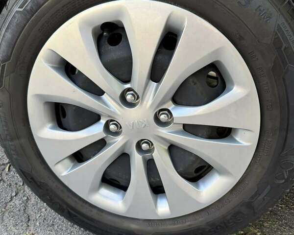 Черный Киа Рио, объемом двигателя 1.37 л и пробегом 25 тыс. км за 11999 $, фото 30 на Automoto.ua