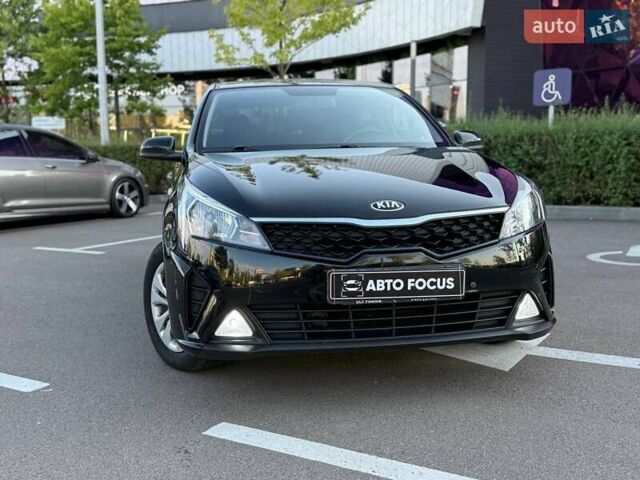 Чорний Кіа Ріо, об'ємом двигуна 1.37 л та пробігом 62 тис. км за 14390 $, фото 6 на Automoto.ua