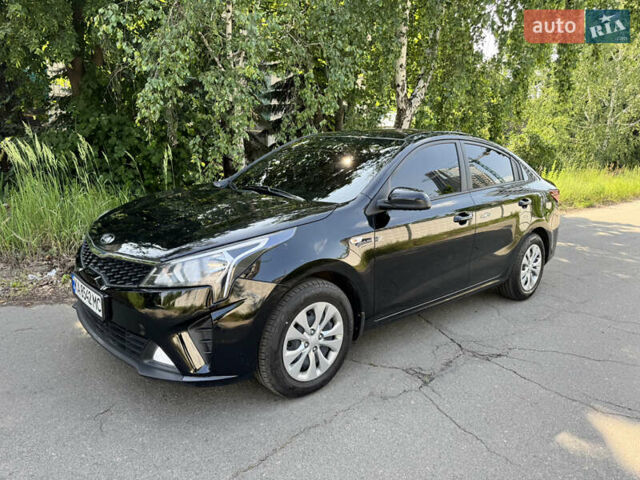 Черный Киа Рио, объемом двигателя 1.37 л и пробегом 25 тыс. км за 11999 $, фото 7 на Automoto.ua