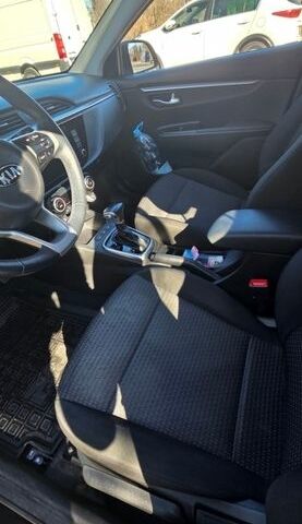 Черный Киа Рио, объемом двигателя 1.59 л и пробегом 59 тыс. км за 14999 $, фото 14 на Automoto.ua