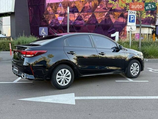 Чорний Кіа Ріо, об'ємом двигуна 1.37 л та пробігом 62 тис. км за 14390 $, фото 5 на Automoto.ua