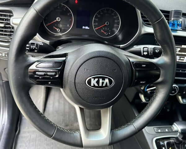 Черный Киа Рио, объемом двигателя 1.37 л и пробегом 25 тыс. км за 11999 $, фото 28 на Automoto.ua