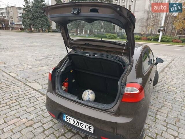 Коричневий Кіа Ріо, об'ємом двигуна 1.25 л та пробігом 238 тис. км за 6900 $, фото 8 на Automoto.ua