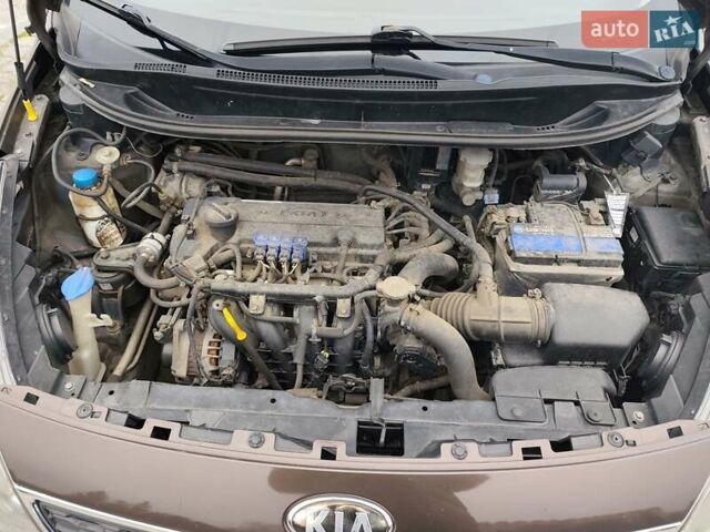 Коричневий Кіа Ріо, об'ємом двигуна 1.25 л та пробігом 238 тис. км за 6900 $, фото 17 на Automoto.ua