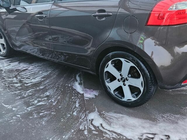 Коричневий Кіа Ріо, об'ємом двигуна 1.4 л та пробігом 230 тис. км за 7000 $, фото 7 на Automoto.ua