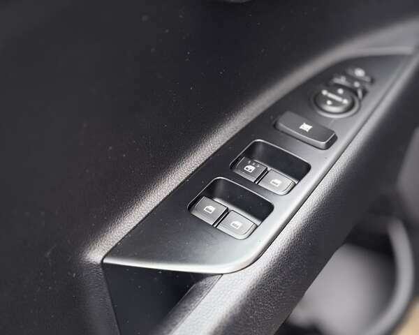 Коричневий Кіа Ріо, об'ємом двигуна 1.37 л та пробігом 80 тис. км за 15200 $, фото 18 на Automoto.ua