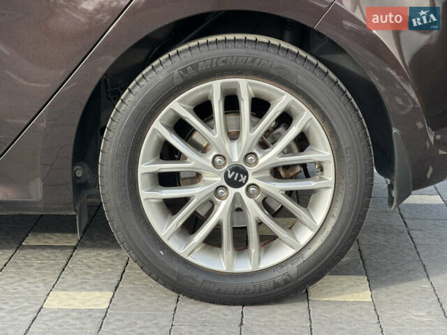 Коричневий Кіа Ріо, об'ємом двигуна 1.4 л та пробігом 82 тис. км за 14800 $, фото 5 на Automoto.ua