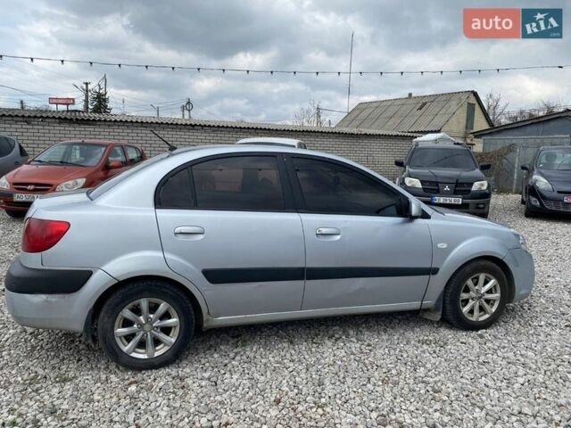 Коричневый Киа Рио, объемом двигателя 1.4 л и пробегом 300 тыс. км за 2999 $, фото 1 на Automoto.ua