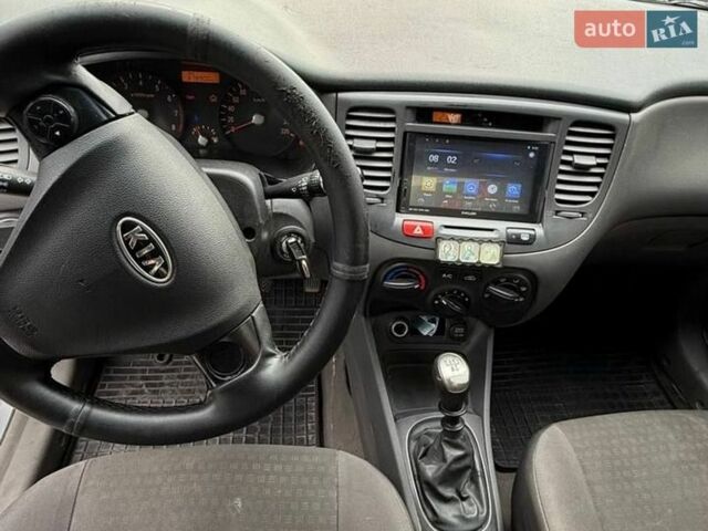 Коричневый Киа Рио, объемом двигателя 1.4 л и пробегом 300 тыс. км за 2999 $, фото 8 на Automoto.ua
