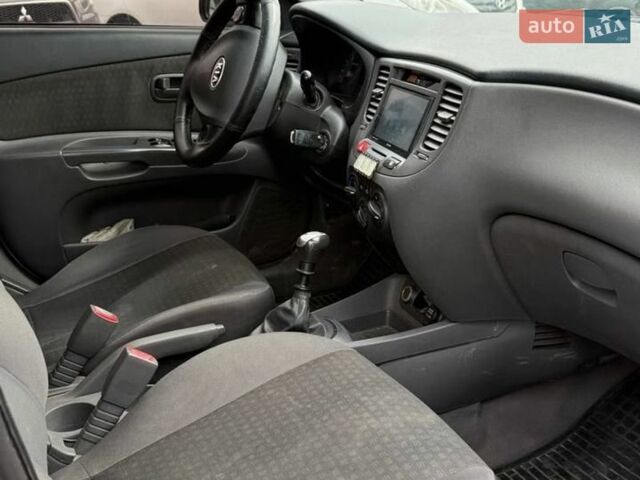 Коричневый Киа Рио, объемом двигателя 1.4 л и пробегом 300 тыс. км за 2999 $, фото 10 на Automoto.ua