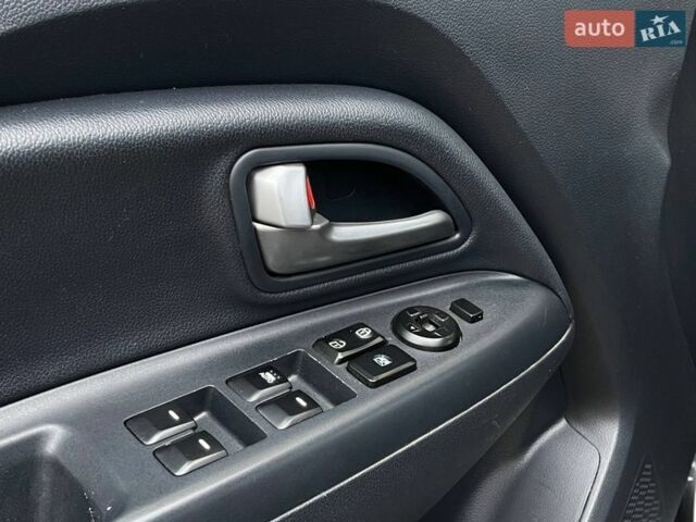 Коричневий Кіа Ріо, об'ємом двигуна 1.59 л та пробігом 129 тис. км за 9699 $, фото 25 на Automoto.ua