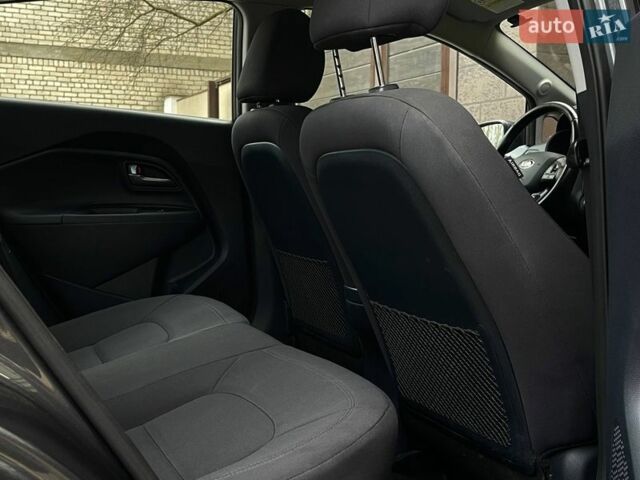 Коричневий Кіа Ріо, об'ємом двигуна 1.59 л та пробігом 129 тис. км за 9699 $, фото 12 на Automoto.ua