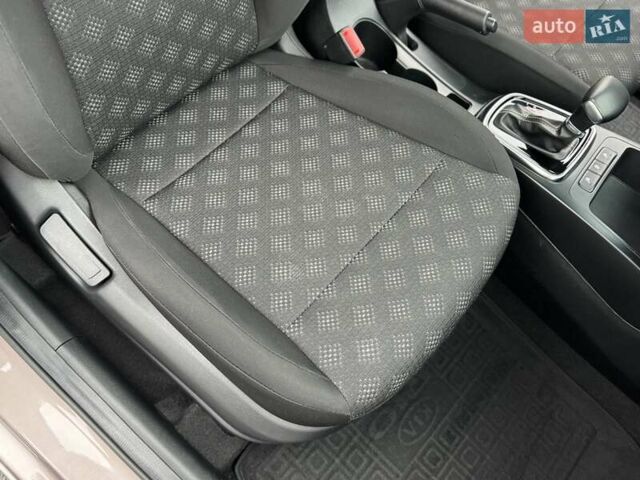 Коричневый Киа Рио, объемом двигателя 1.59 л и пробегом 67 тыс. км за 11800 $, фото 58 на Automoto.ua