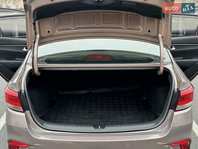 Коричневый Киа Рио, объемом двигателя 1.59 л и пробегом 67 тыс. км за 11800 $, фото 23 на Automoto.ua