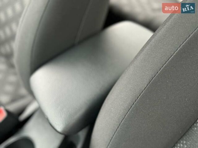 Коричневый Киа Рио, объемом двигателя 1.59 л и пробегом 67 тыс. км за 11800 $, фото 43 на Automoto.ua