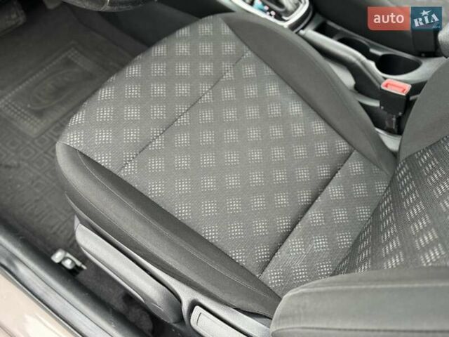 Коричневый Киа Рио, объемом двигателя 1.59 л и пробегом 67 тыс. км за 11800 $, фото 29 на Automoto.ua