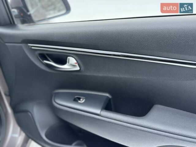 Коричневый Киа Рио, объемом двигателя 1.59 л и пробегом 67 тыс. км за 11800 $, фото 56 на Automoto.ua