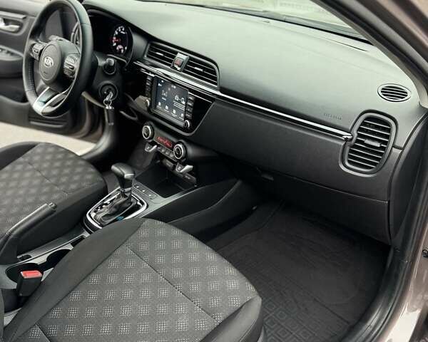 Коричневый Киа Рио, объемом двигателя 1.59 л и пробегом 67 тыс. км за 11800 $, фото 61 на Automoto.ua