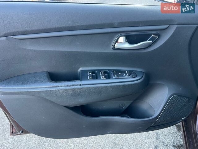 Коричневий Кіа Ріо, об'ємом двигуна 1.59 л та пробігом 59 тис. км за 11469 $, фото 13 на Automoto.ua