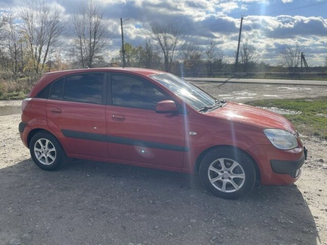 Кіа Ріо 2005 у Яготине на Automoto.ua Червоний Кіа Ріо, об'ємом двигуна 1.6 л та пробігом 222 тис. км за 4800 $, фото 2 на Automoto.ua