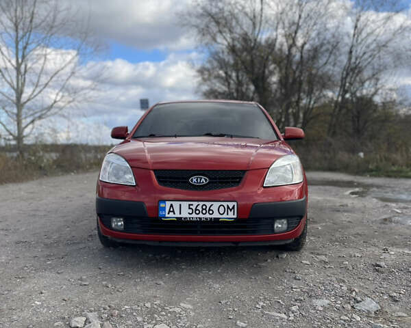 Червоний Кіа Ріо, об'ємом двигуна 1.6 л та пробігом 222 тис. км за 4800 $, фото 4 на Automoto.ua