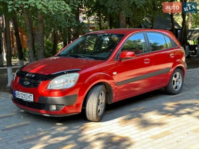 Красный Киа Рио, объемом двигателя 1.6 л и пробегом 152 тыс. км за 4300 $, фото 6 на Automoto.ua
