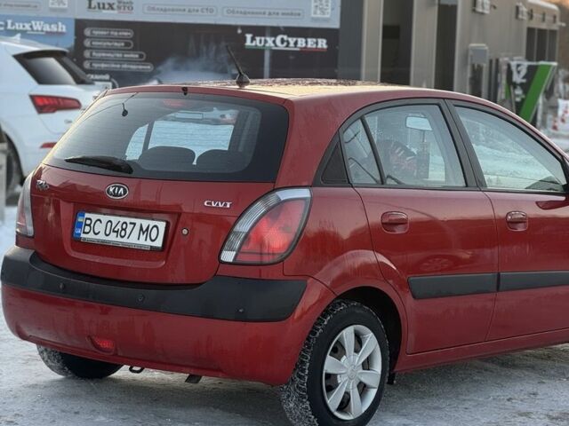 Червоний Кіа Ріо, об'ємом двигуна 1.6 л та пробігом 175 тис. км за 4100 $, фото 2 на Automoto.ua