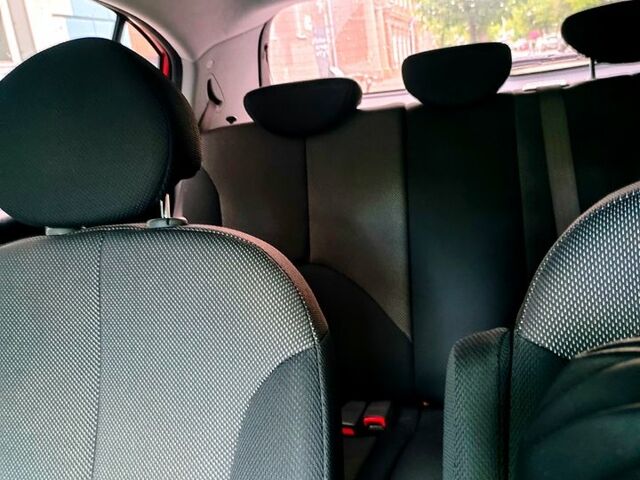 Червоний Кіа Ріо, об'ємом двигуна 1.6 л та пробігом 194 тис. км за 5100 $, фото 6 на Automoto.ua