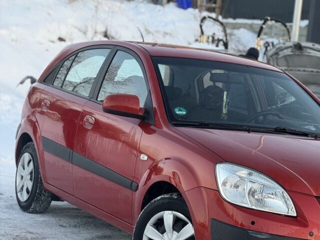 Червоний Кіа Ріо, об'ємом двигуна 1.6 л та пробігом 175 тис. км за 4100 $, фото 1 на Automoto.ua