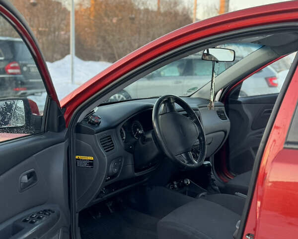 Красный Киа Рио, объемом двигателя 1.6 л и пробегом 178 тыс. км за 5000 $, фото 6 на Automoto.ua