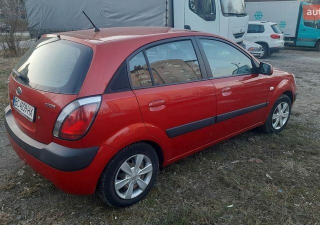 Красный Киа Рио, объемом двигателя 1.5 л и пробегом 263 тыс. км за 3500 $, фото 6 на Automoto.ua