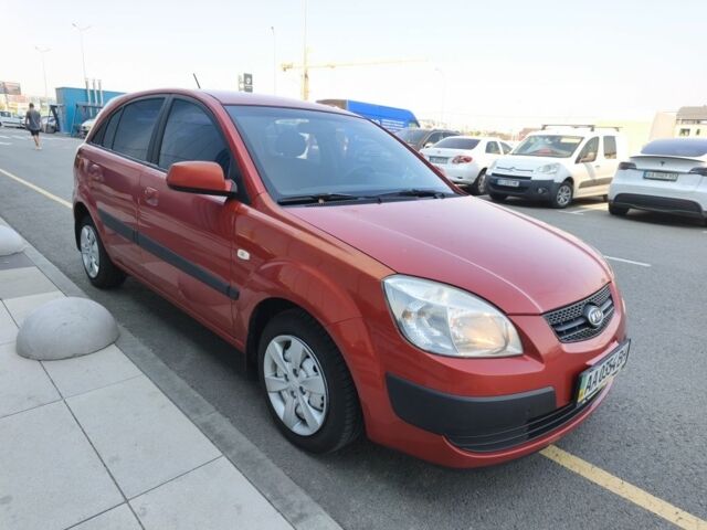 Красный Киа Рио, объемом двигателя 1.4 л и пробегом 280 тыс. км за 3622 $, фото 1 на Automoto.ua