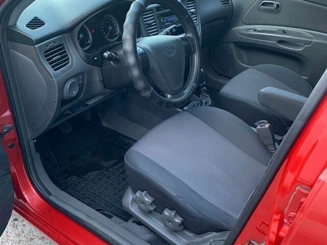 Красный Киа Рио, объемом двигателя 1.4 л и пробегом 280 тыс. км за 3000 $, фото 6 на Automoto.ua