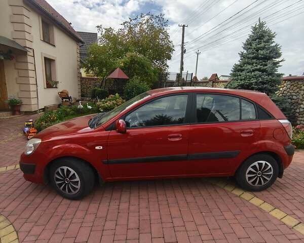 Червоний Кіа Ріо, об'ємом двигуна 1.4 л та пробігом 106 тис. км за 4800 $, фото 12 на Automoto.ua