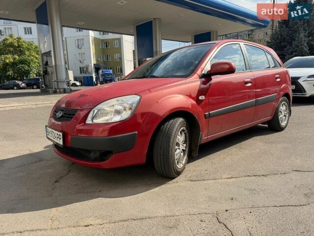Красный Киа Рио, объемом двигателя 1.4 л и пробегом 173 тыс. км за 2500 $, фото 2 на Automoto.ua
