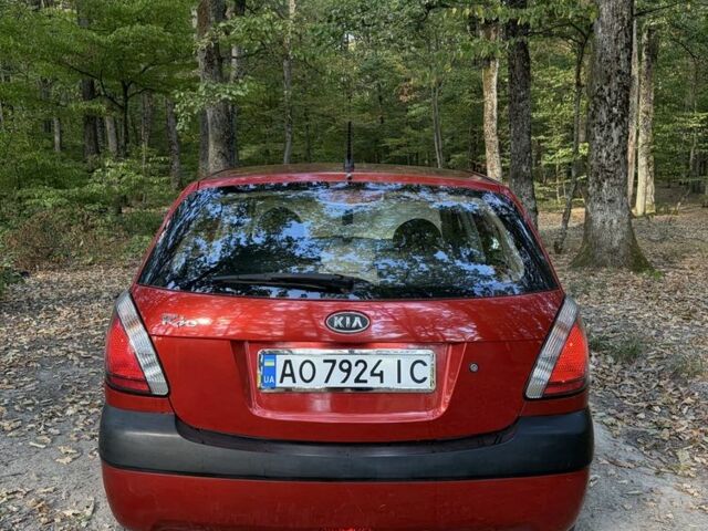 Червоний Кіа Ріо, об'ємом двигуна 1.4 л та пробігом 280 тис. км за 4002 $, фото 4 на Automoto.ua