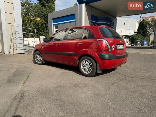Красный Киа Рио, объемом двигателя 1.4 л и пробегом 173 тыс. км за 2500 $, фото 1 на Automoto.ua