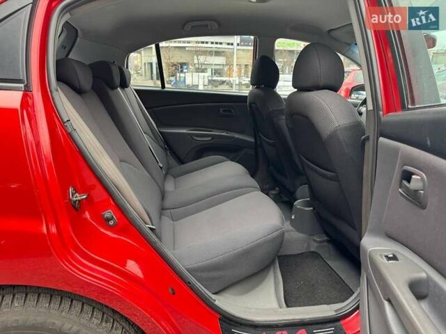 Красный Киа Рио, объемом двигателя 1.4 л и пробегом 188 тыс. км за 5700 $, фото 12 на Automoto.ua