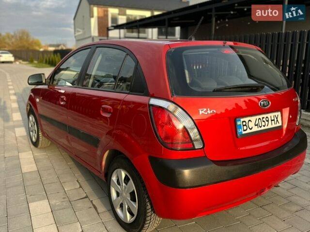 Красный Киа Рио, объемом двигателя 1.49 л и пробегом 264 тыс. км за 3999 $, фото 8 на Automoto.ua