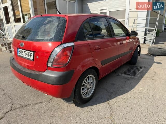 Красный Киа Рио, объемом двигателя 1.4 л и пробегом 173 тыс. км за 2500 $, фото 4 на Automoto.ua