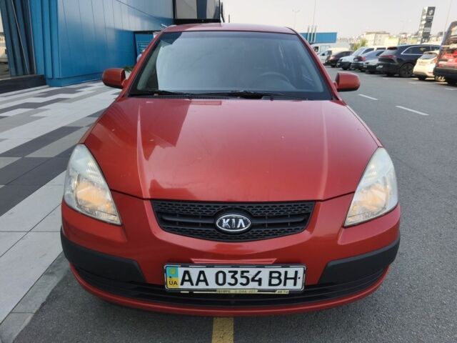 Красный Киа Рио, объемом двигателя 1.4 л и пробегом 280 тыс. км за 3622 $, фото 2 на Automoto.ua