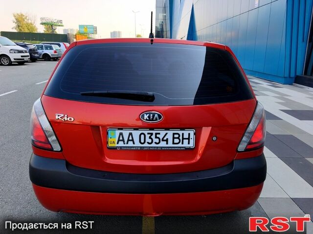 Красный Киа Рио, объемом двигателя 1.4 л и пробегом 280 тыс. км за 3600 $, фото 3 на Automoto.ua